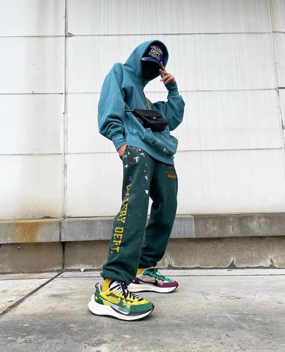 GALLERY DEPT. GD PROPERTY OF SWEATPANTS splashed ink, washed and distressed sweatpants, dark green S-XL, heavy wash and distressed, handmade acrylic splashed ink graffiti, perfect top restoration